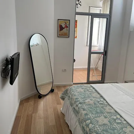 Qielli Mes Pallateve 1 * Tirana