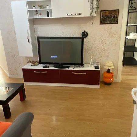 Qielli Mes Pallateve 1 * Tirana